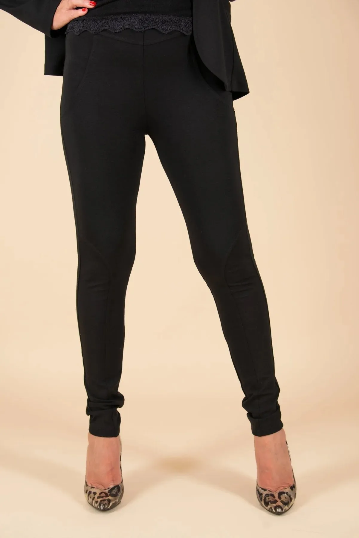 LILI Chic Black Sporty leggings